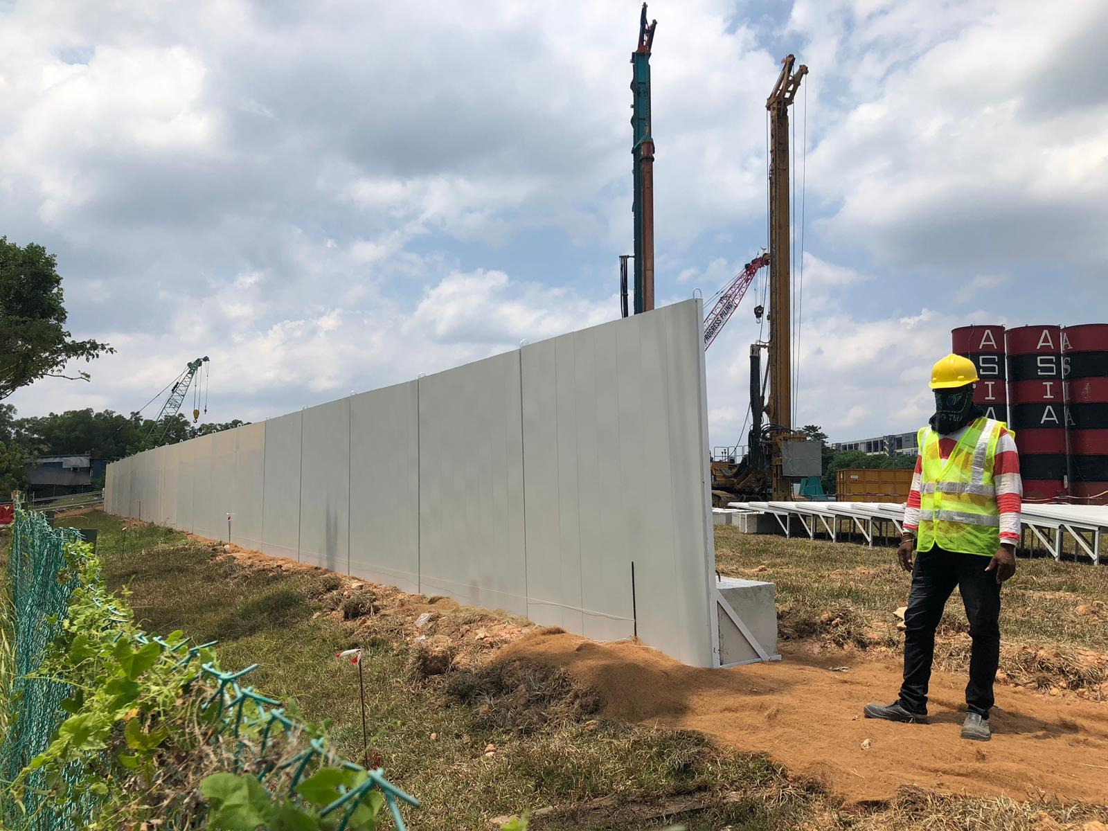 Temporary Hoarding and Noise Barriers